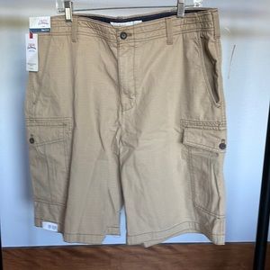 Mens Izod  ripstop khaki cargo shorts size 38